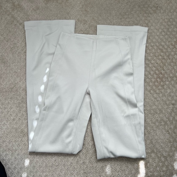 Lululemon Ribbed Softstreme Pant Bone size 4 - Picture 2 of 3